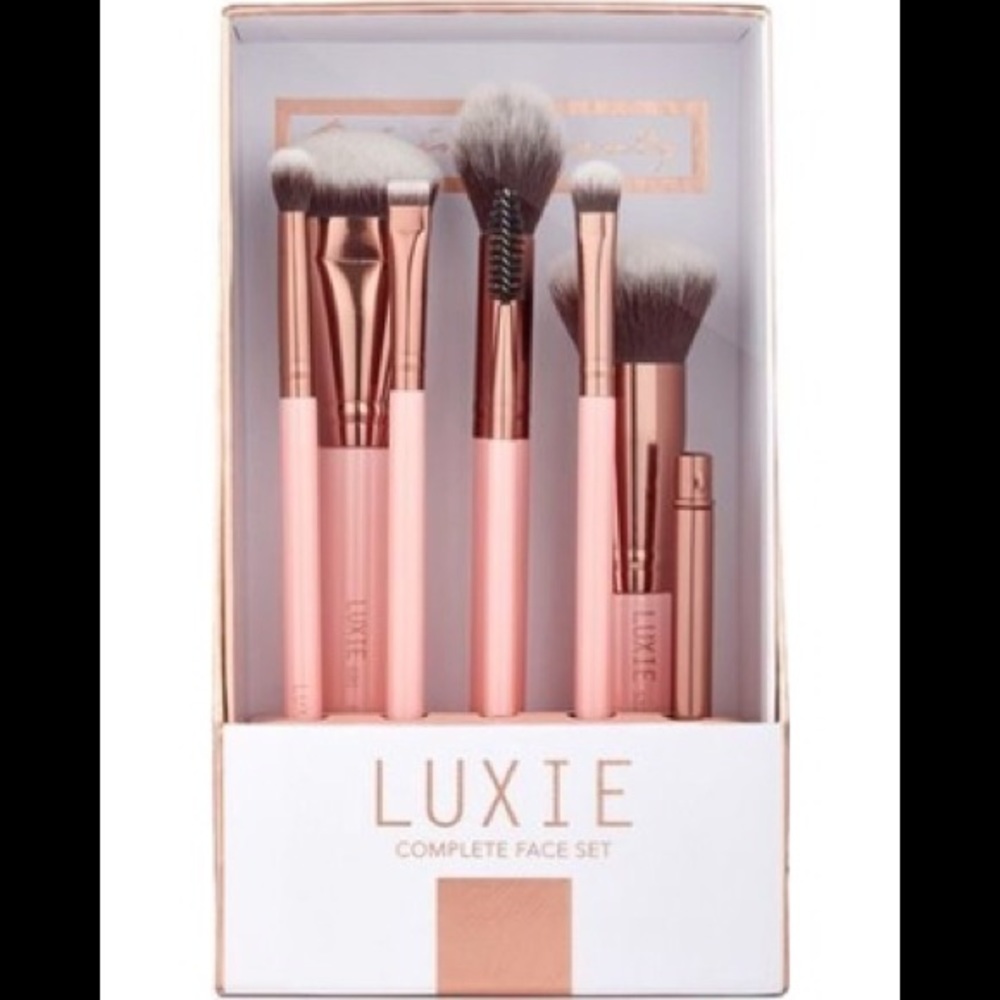 *SALE* LUXIE Complete Face Brush Set in Rose Gold!
